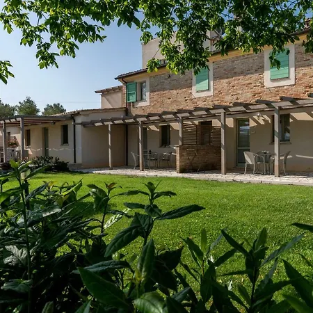 Le Maracla Landhuis Jesi