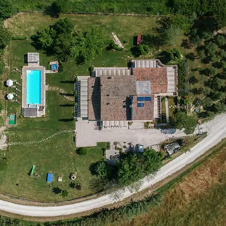 Le Maracla Landhuis Jesi