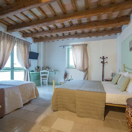 Le Maracla Landhuis Jesi